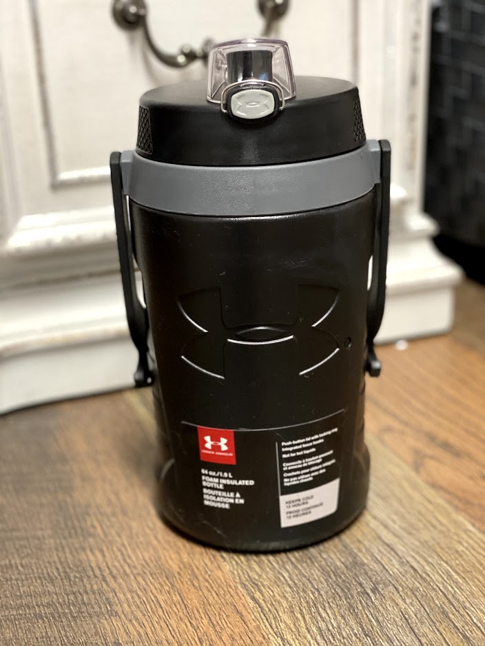 Under Armour 64 Oz Foam Insulated Water Bottle With Fence Hooks And Push  Closed Button for Sale in Los Angeles, CA - OfferUp